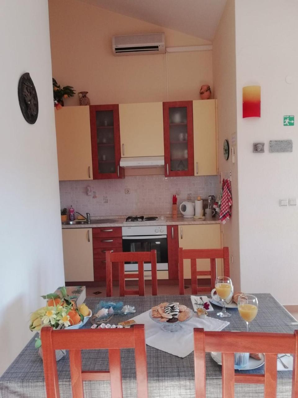Apartment Marina Слатине Экстерьер фото